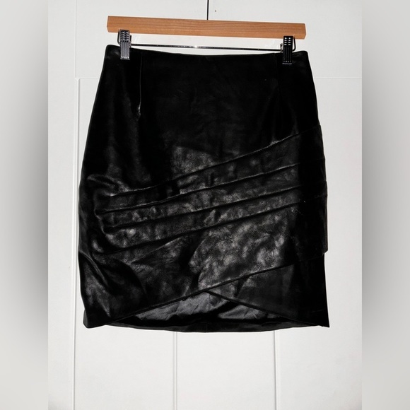 Guess Asymmetrical Faux Leather Pencil Mini Skirt Fairy Grunge Goth‎ Women M - Picture 1 of 8